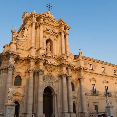 La Nuvoletta * Syracuse